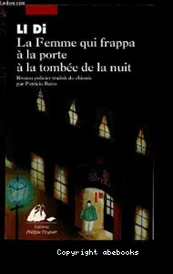 La femme qui frappa à la porte à la tombée de la nuit